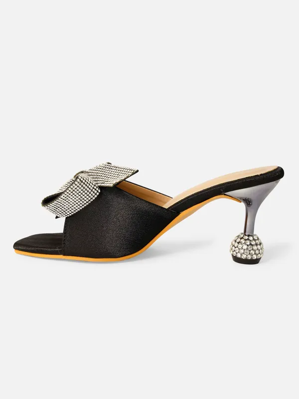 Black_Satin_Embellished_Bow_Block_Heel_Sandals_For_Women
