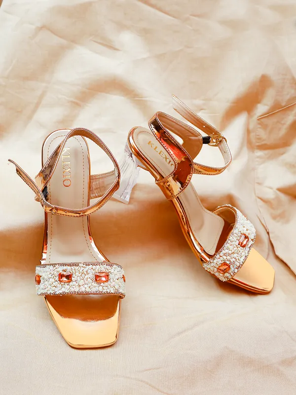 Gold_Metallic_Embellished_Block_Heel_Sandals_For_Women