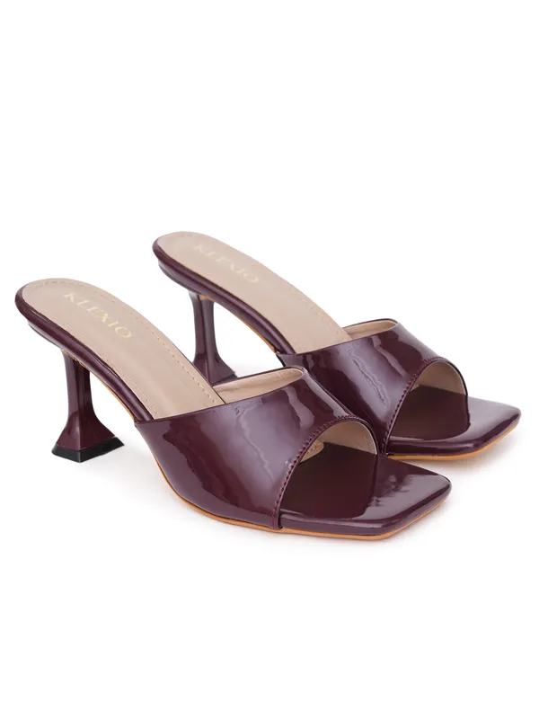 Wine_Patent_Leather_Block_Heel_Slip-On_Sandals_For_Women