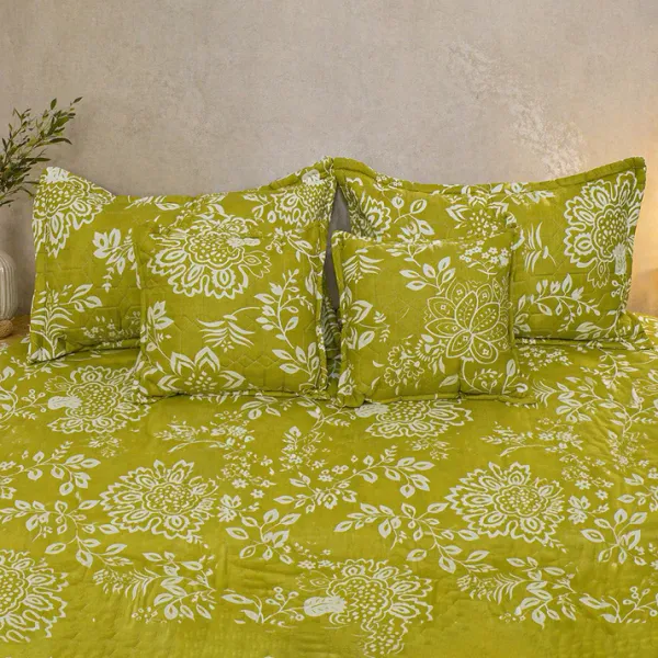 Green_Whisper_Soft_Cotton_6_Pc_King_Size_Bedset_|_Quilted_Cushion_Set