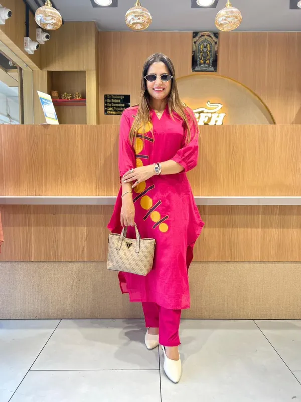 Pink_Cotton_Straight_Embroidered_Kurti_Set_For_Women