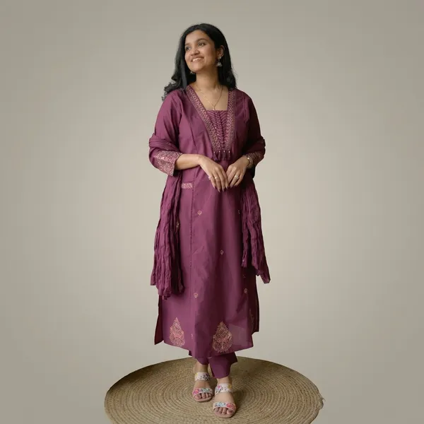 Purple_Cotton_Relaxed_Embroidered_Kurti_Set_For_Women