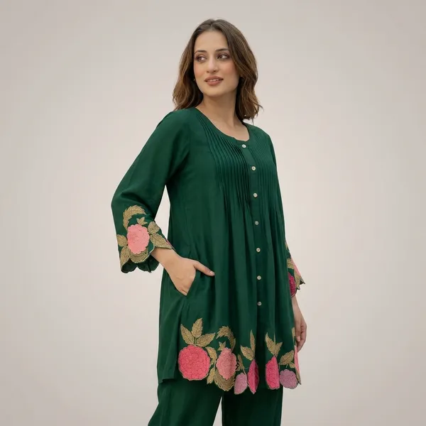 Green_Georgette_Pintuck_Floral_Embroidered_Kurta_Set_For_Women