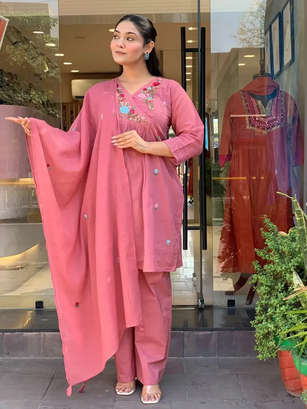 Pink_Cotton_Straight_Floral_Embroidered_Kurti_Set_For_Women