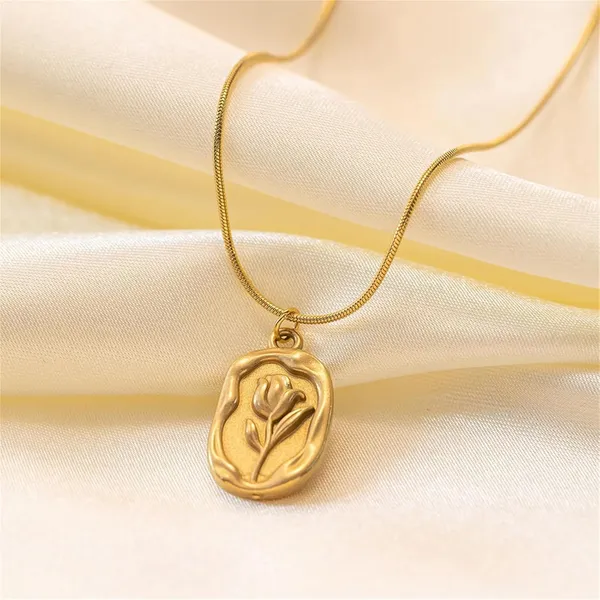 Gold_Plated_Stainless_Steel_Rose_Seal_Necklace_For_Women