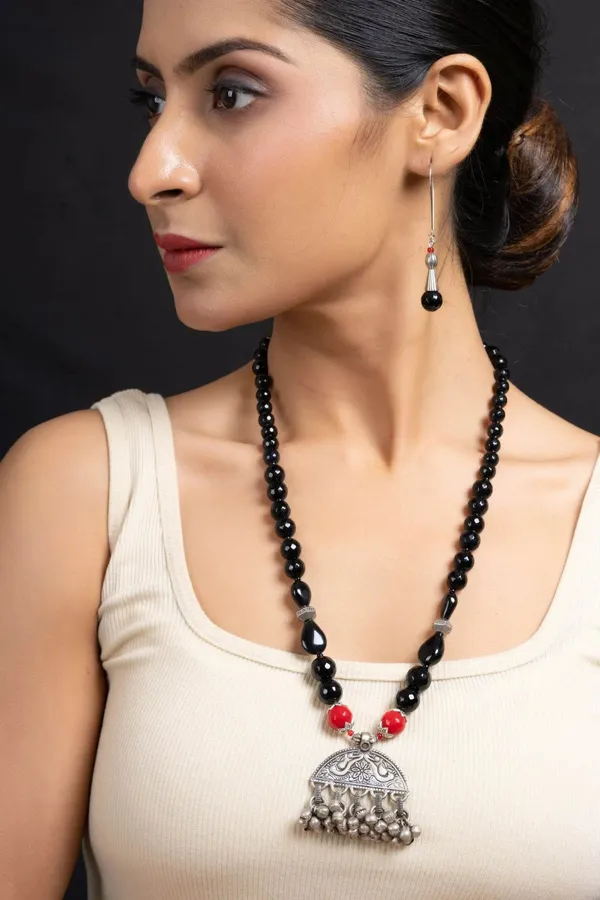 Handmade_German_Silver_Ghungroo_Pendant_With_Red_Black_Onyx_Stones_Jewelry_Sets
