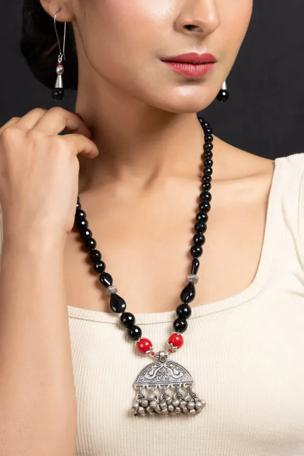 Handmade_German_Silver_Ghungroo_Pendant_With_Red_Black_Onyx_Stones_Jewelry_Sets