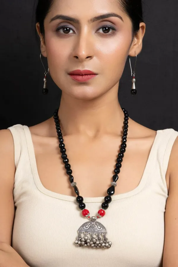 Handmade_German_Silver_Ghungroo_Pendant_With_Red_Black_Onyx_Stones_Jewelry_Sets