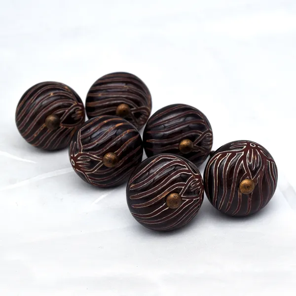 Wood_Traditional_Carved_Wave_Pattern_Spherical_Cabinet_Knobs
