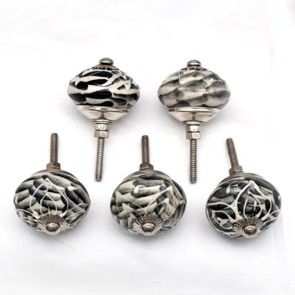 Ceramic_Vintage_Black_White_Geometric_Melon_Shaped_Cabinet_Knobs