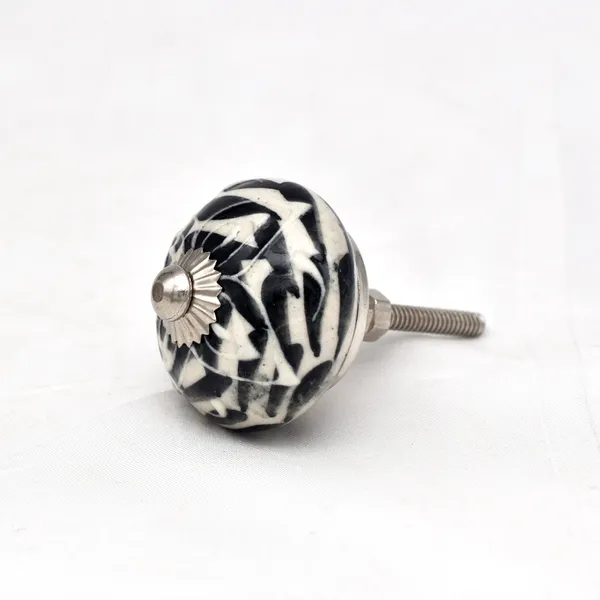 Ceramic_Vintage_Black_White_Geometric_Melon_Shaped_Cabinet_Knobs