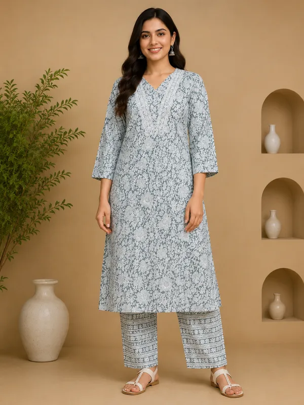 Grey_Cotton_Floral_Print_Kurta_Pyjama_Set_For_Women
