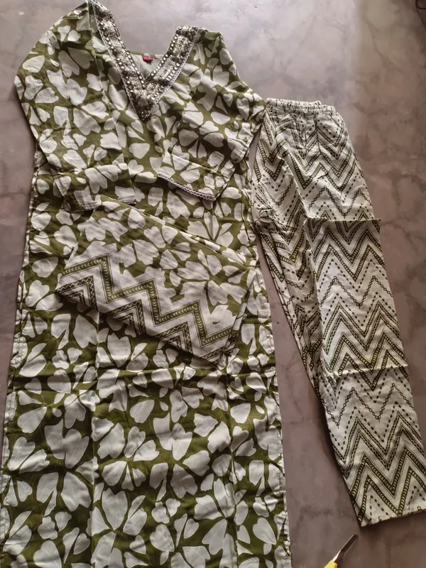 Olive_Green_White_Cotton_Printed_Kurta_Pant_Set_For_Women