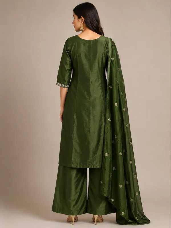Dark_Green_Cotton_Silk_Embroidered_Kurta_Set_For_Women