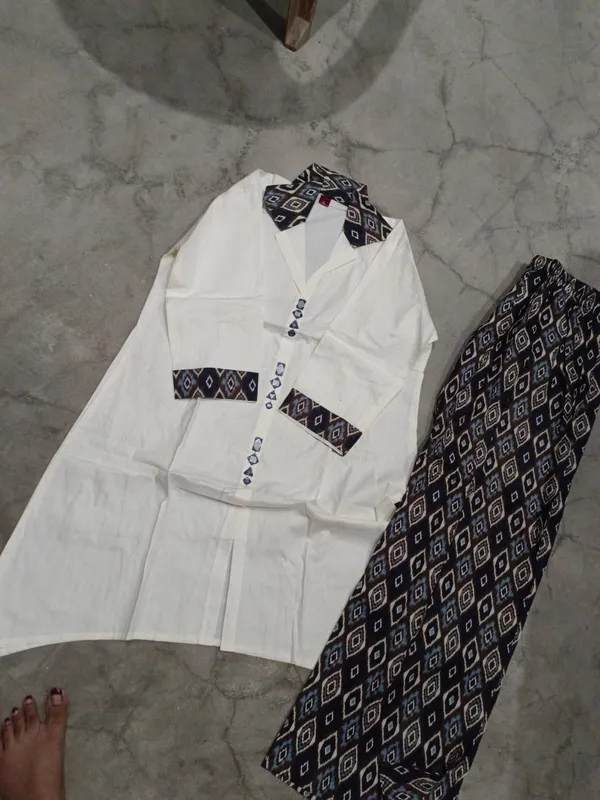White_Cotton_Geometric_Print_Co-Ord_Set_For_Women
