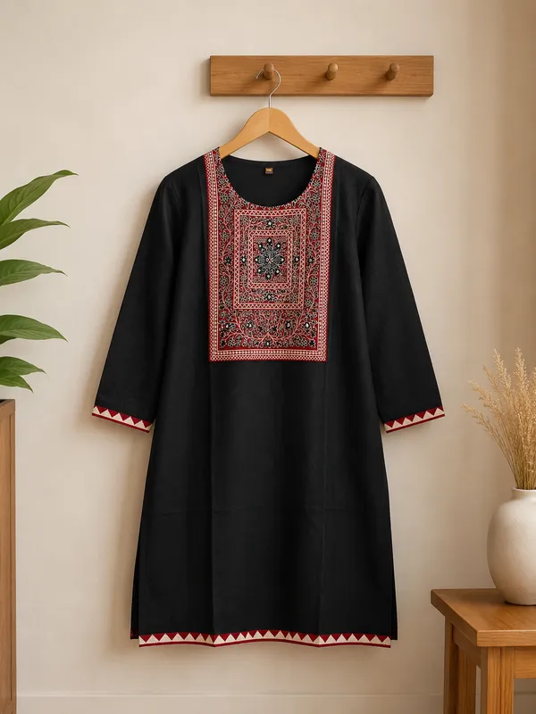 Black_Cotton_Embroidered_Kurta_For_Women