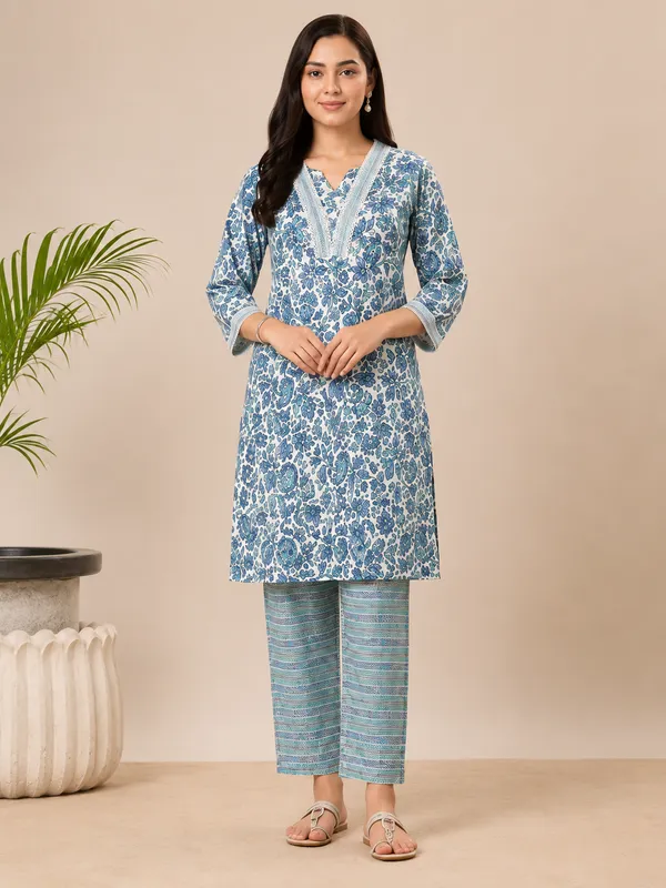 White_&_Blue_Cotton_Floral_Print_Kurta_Pajama_Set_For_Women