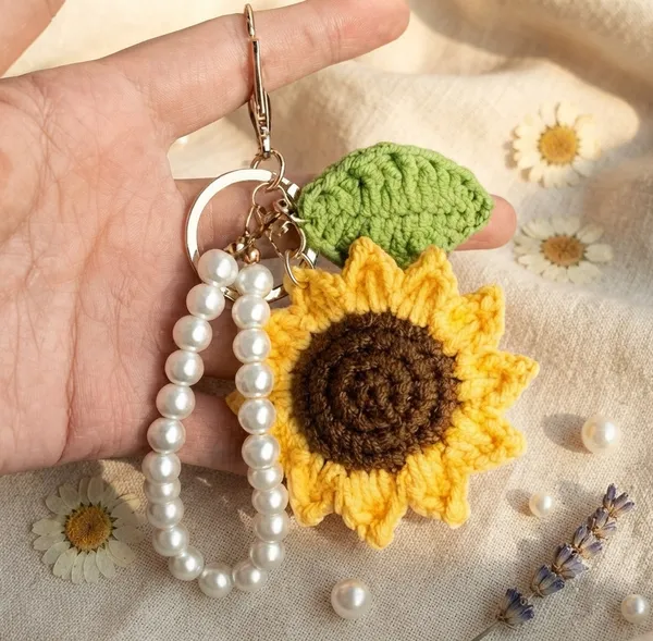 Sunflower_Key_Chain_with_Pearl