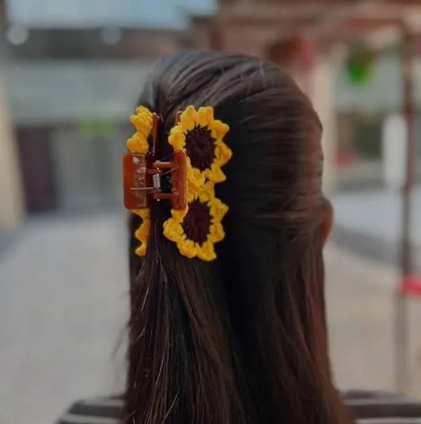 Sunflower_Clutcher