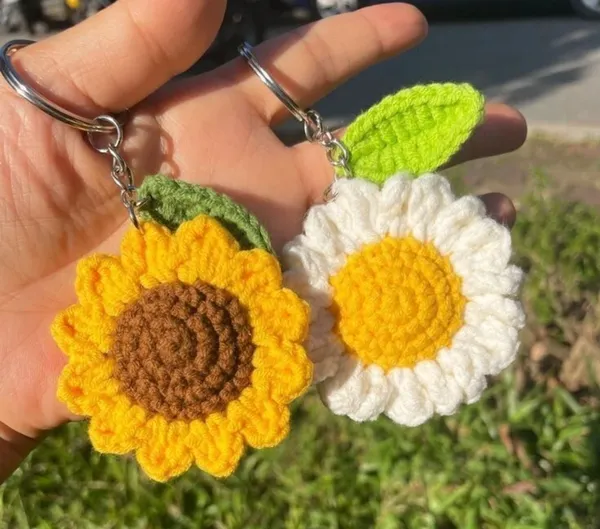 Sunflower_and_Daisy_Key_Chain_with_pearl