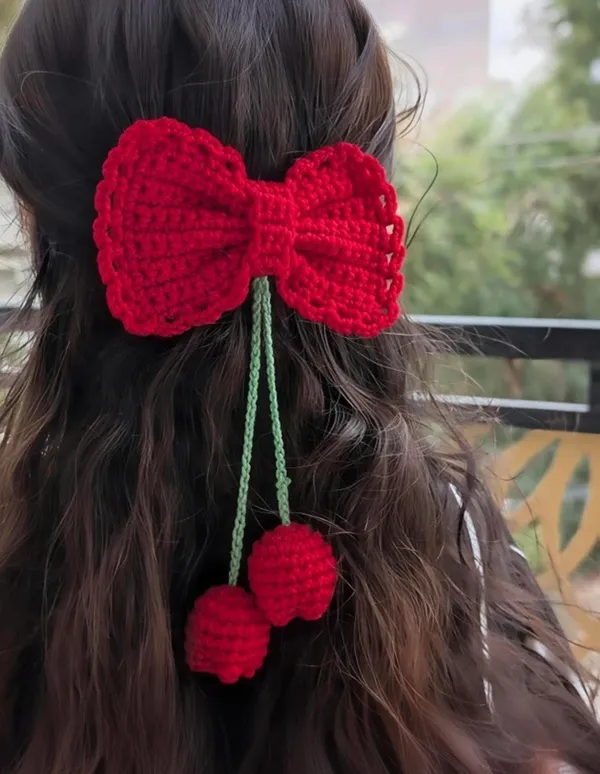 red_tulip_with_bow_clip