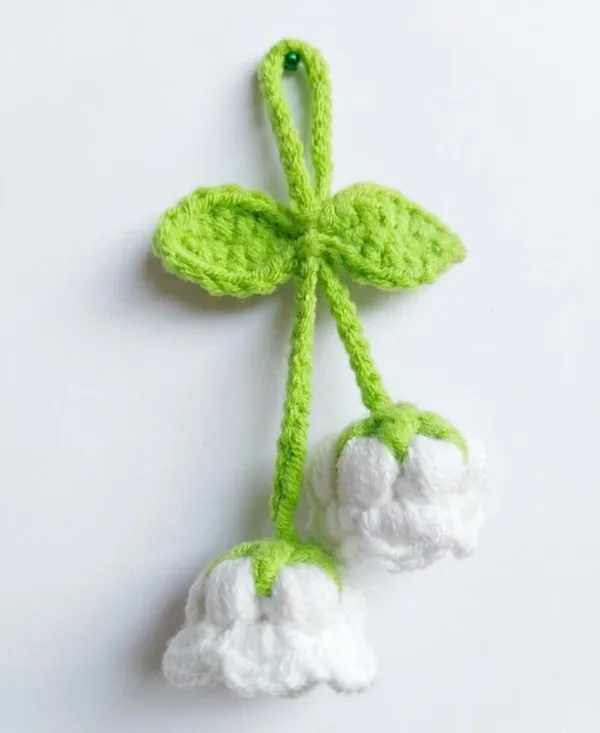 white_lily_hair_clip