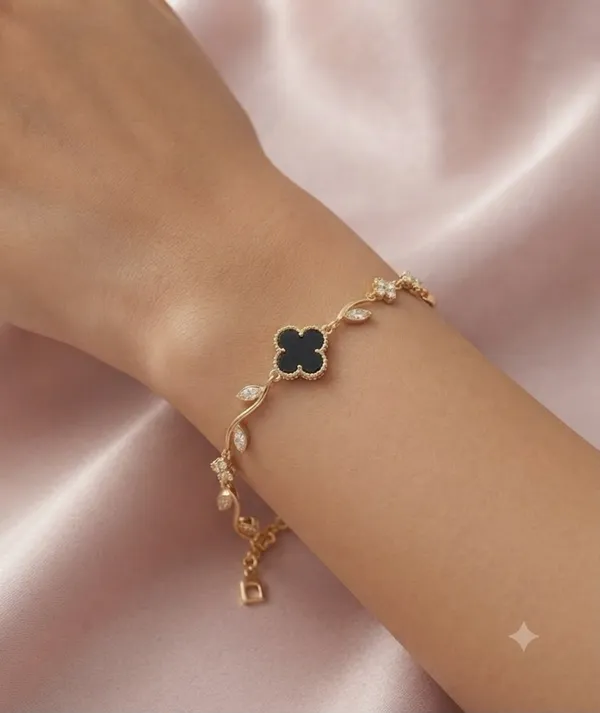 Clover_Floral_Black_Anti_tarnish_bracelet_for_women