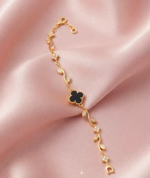Clover_Floral_Black_Anti_tarnish_bracelet_for_women