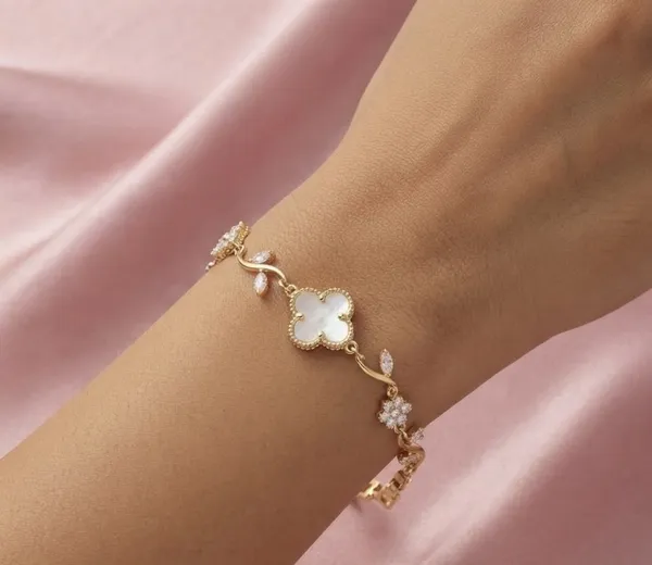 Clover_Floral_white_bracelet_anti_tarnish_