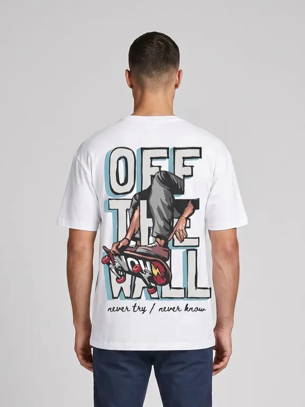 DF-White_Terry_Cotton_Relaxed_Fit_Skateboard_Graphic_Print_T-Shirt_For_Men