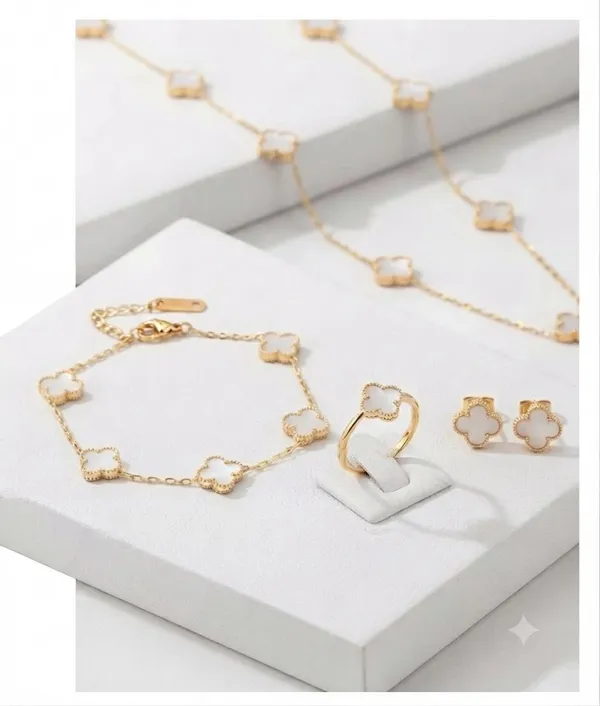 White_clover_Jewelery_set_combo_of_neckchain,_bracelet,_ring,_earring_studs