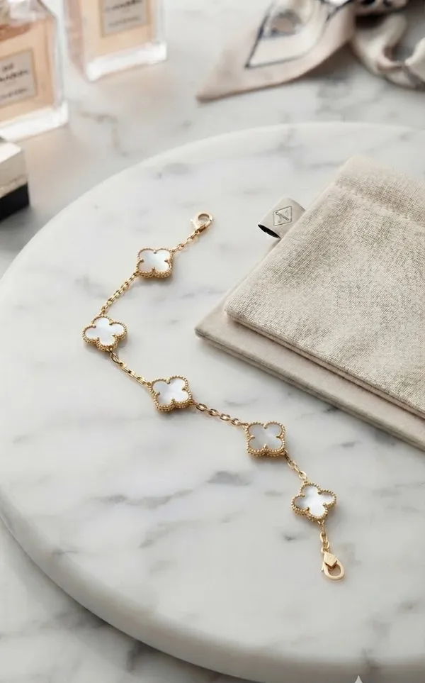 White_clover_bracelet