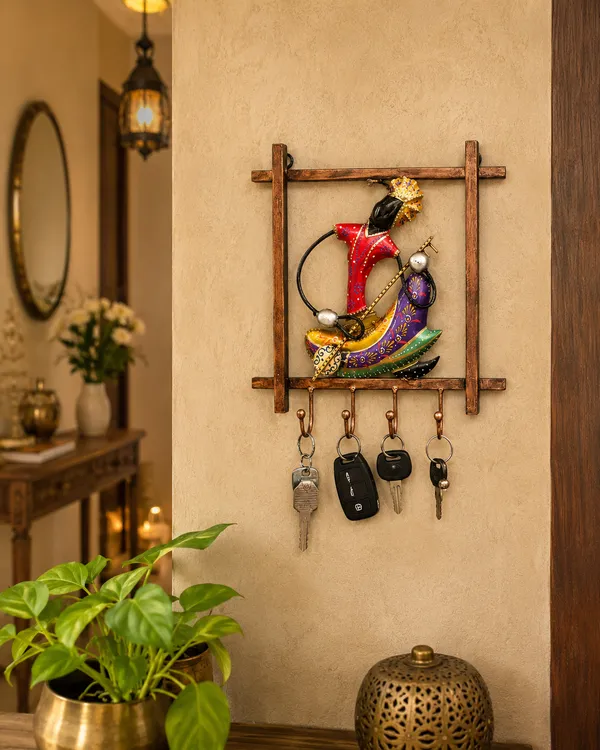 Iron_Frame_Traditional_Lady_Figurine_Wall_Key_Holder