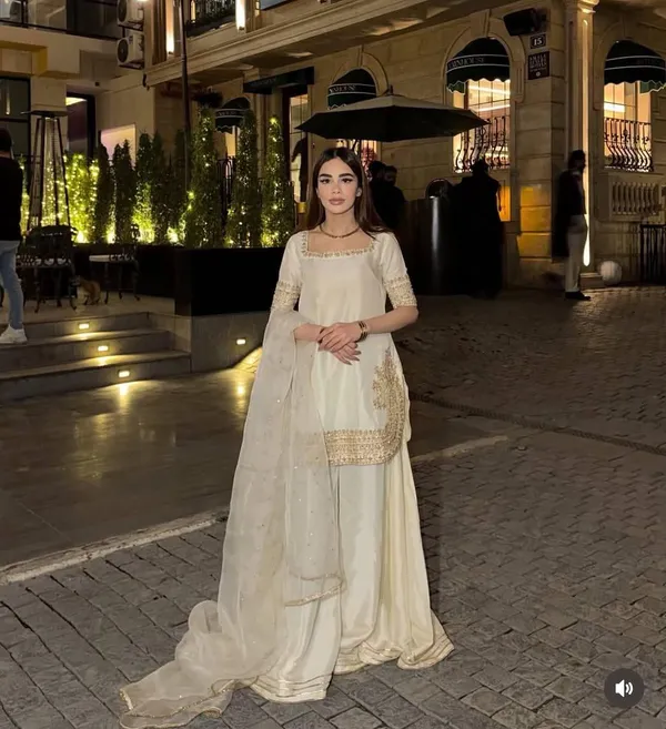 White_Natural_Crep_Kurta_Palazzo_Set_For_Women