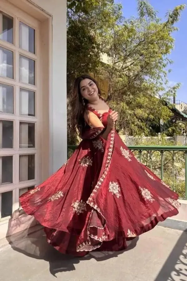 Maroon_Fendy_Silk_Anarkai_Suit_Set_For_Women
