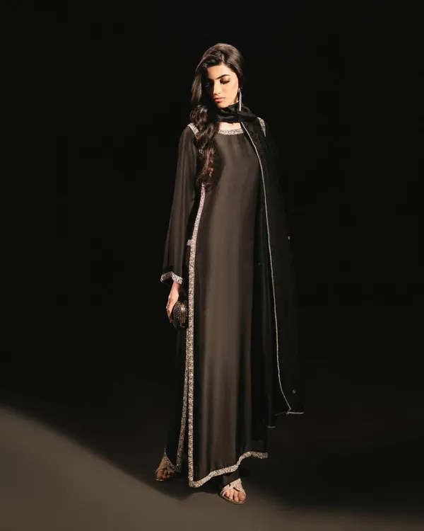 Black_Natural_Crep_Suit_Set_For_Women