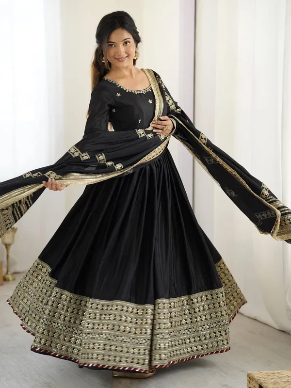 Black_Chinon_Anarkali_Set_For_Women