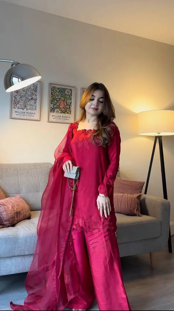 Magenta_Silk_Suit_Set_For_Women