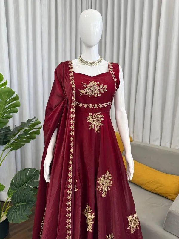 Maroon_Fendy_Silk_Anarkai_Suit_Set_For_Women