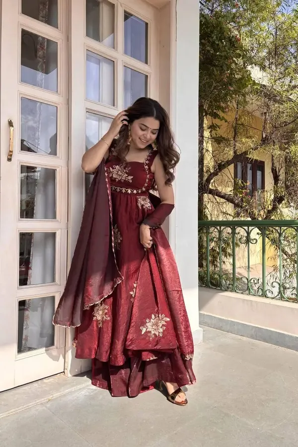 Maroon_Fendy_Silk_Anarkai_Suit_Set_For_Women