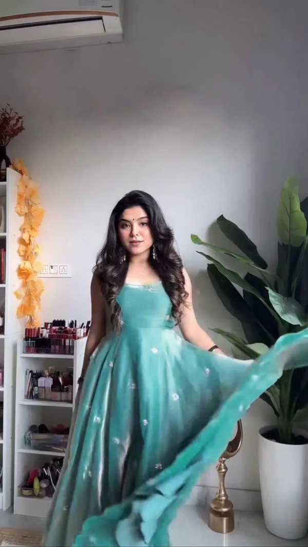 Turquoise_Fandy_Silk_Suit_Set_For_Women