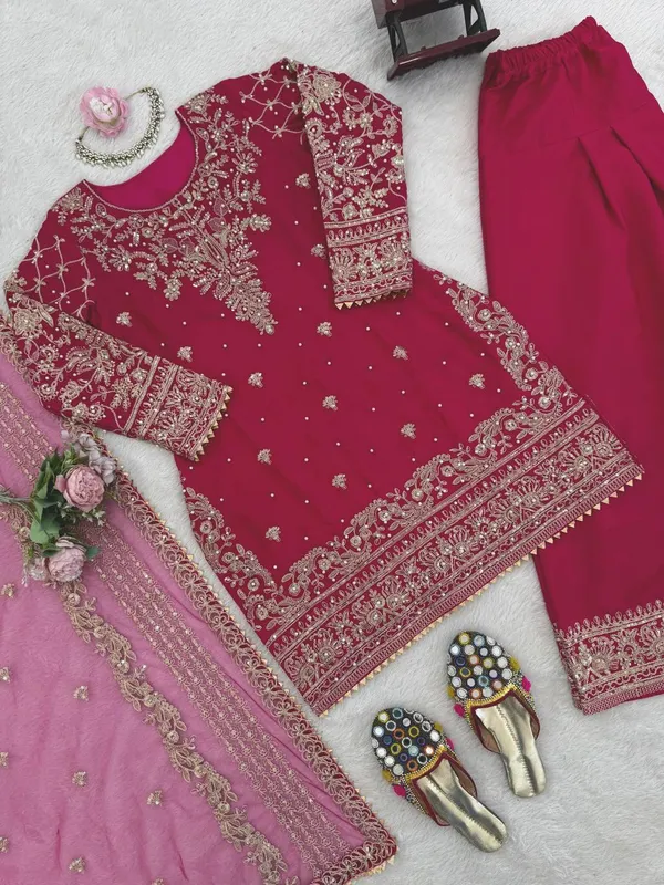 Pink_Natural_Crep_Kurta_Salwar_Set_For_Women