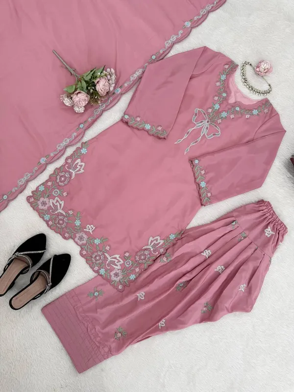 Pink_Natural_Crep_Kurta_Palazzo_Dupatta_Set_For_Women