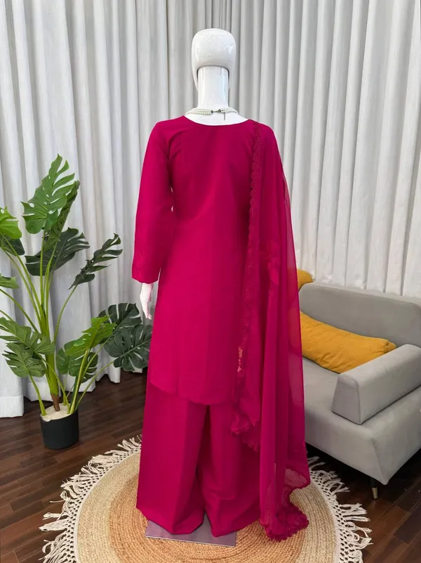 Magenta_Silk_Suit_Set_For_Women