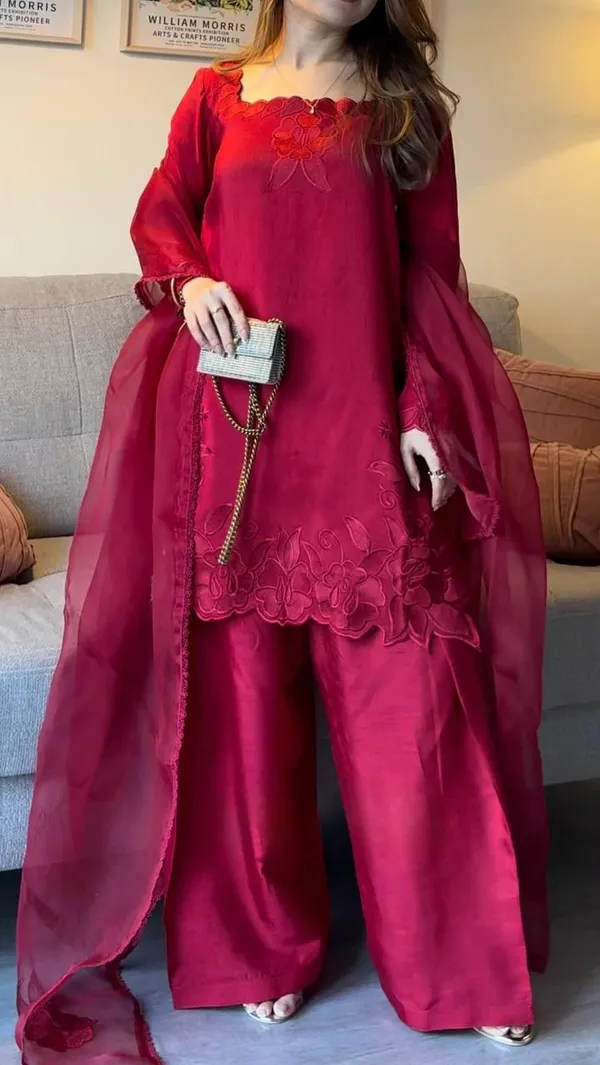 Magenta_Silk_Suit_Set_For_Women