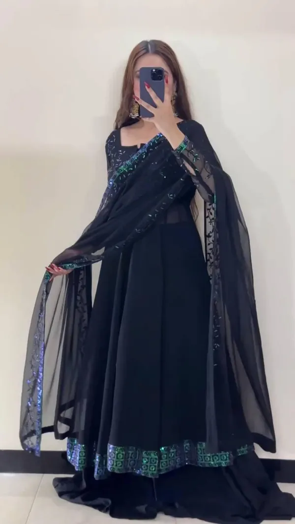 Black_Foux_Gorgette_Anarkai_Suit_Set_For_Women