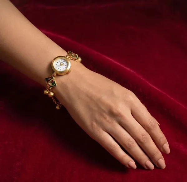 Elegant_Gold_Decorative_Mini_Clock_with_Chain-_Kashmiri_Watch