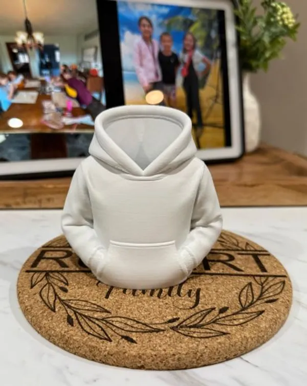 PLA_3D_print_Novelty_Hoodie-Shaped_Desk_Organiser_Pen_Holder