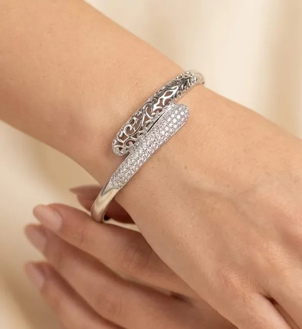 Premium_Silver_color_Bracelet_for_Women