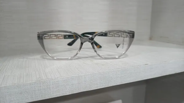 Silver_Patterned_Frame_Eyeglasses_for_Unisex